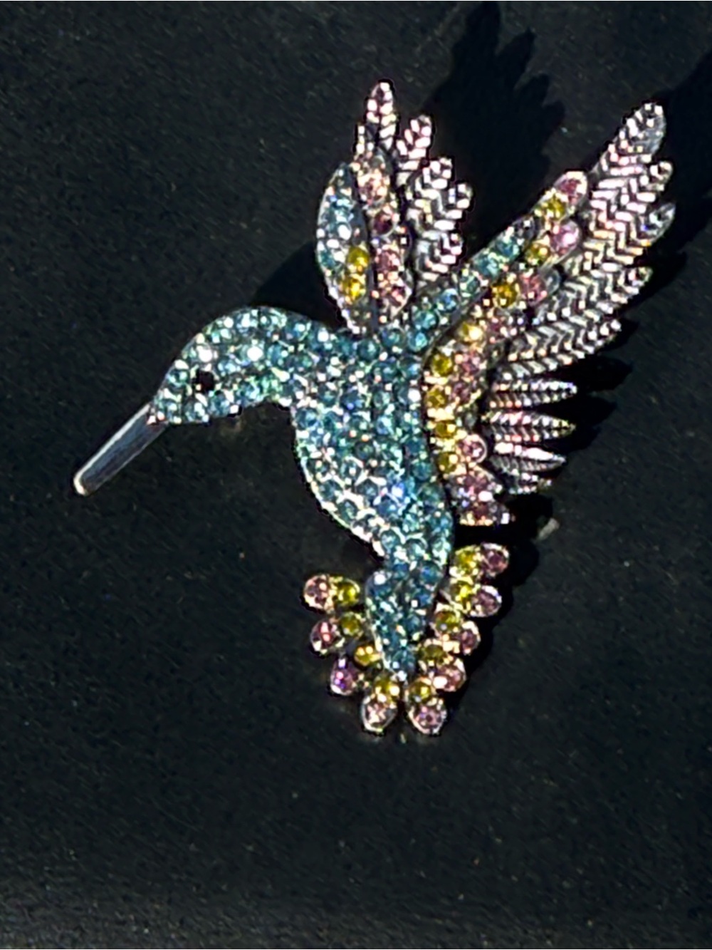 NWT Sparkling Multicolor Crystal Hummingbird Brooch - Picture 1 of 6